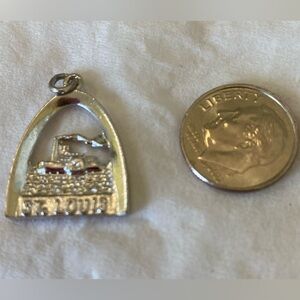 Charm - St. Louis Arch - Silver